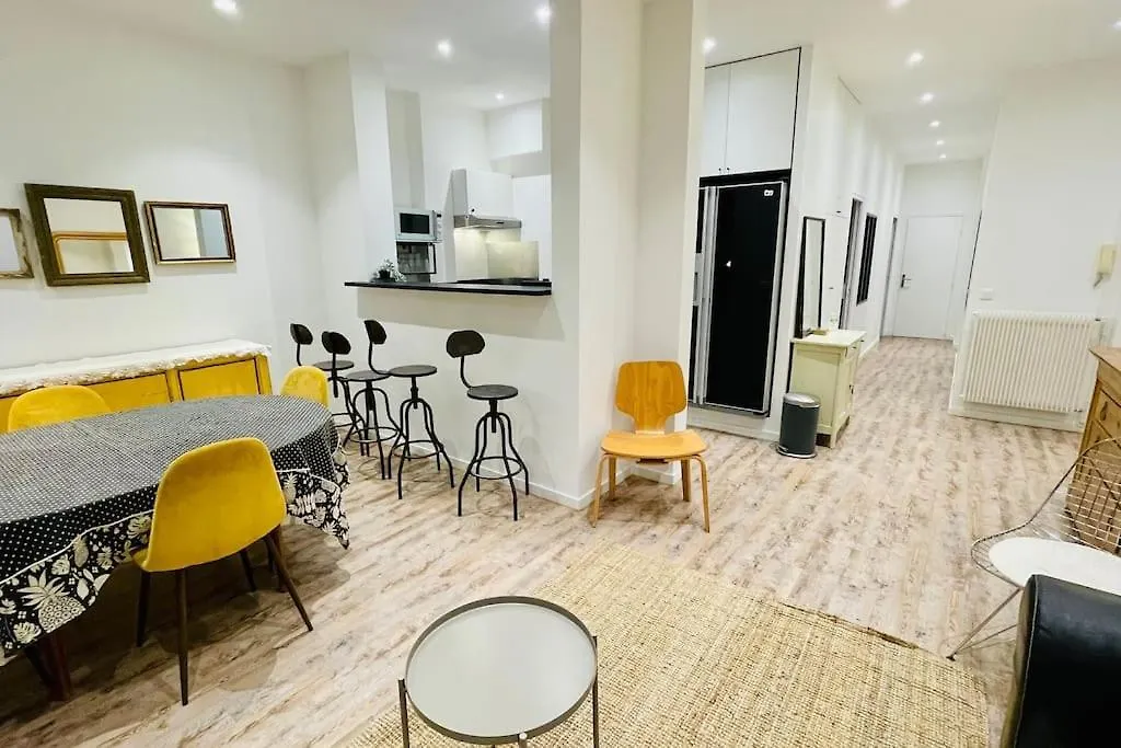6 Pieces / 5 / Calme / Rdc Paris
